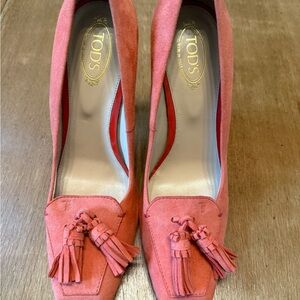 TOD’S Coral Suede Tassel Pumps Block Heel Size 38 NEW Made in Italy Square Toe